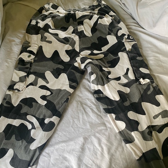joggers - Picture 3 of 3